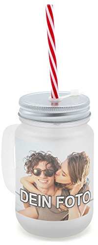 PhotoFancy - Trinkglas mit Henkel und Strohhalm - mit eigenem Foto personalisiert und Bedruckt - Henkel-Glas satiniert mit Deckel und Mehrweg-Trinkhalm - Mason Jar