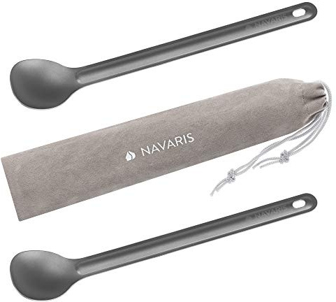 Navaris Cuillère Longue Camping - Lot 2X Couvert Camping Extra Long - Cuillère en Titane Randonnée Pique-Nique avec Pochette en Cotton