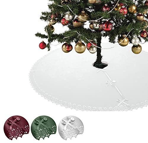 wometo Weihnachtsbaumdecke Ø120 cm weiß Oeko-TEX mit Satinbändern & Knöpfen | Christbaumdecke / Baumunterlage aus Fleece - Landhaus-Muster, gestanzter Rand