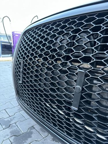 Kennzeichenhalter für Wabengrill – Rahmenloser Nummernschildhalter Front – Passgenau für RS Kühlergrill – Schwarz – Stabiler Kunststoff – Kompatibel nur mit Audi RS - 13mm Wabentiefe