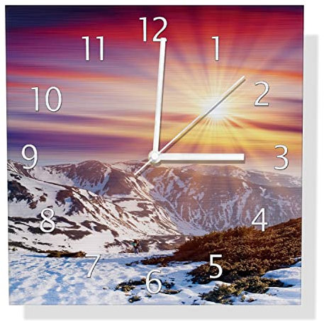Wallario Design Wanduhr Farbenfroher Sonnenuntergang im Winter - Schnee in den Bergen aus Aluverbund, Alu-Uhr Größe 30 x 30 cm, weiße Zeiger mit Metalloptik
