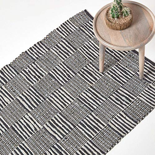 Homescapes Teppich aus 100% recyceltem Leder mit quadratischem Muster, 120 x 180 cm, schwarz-weiß