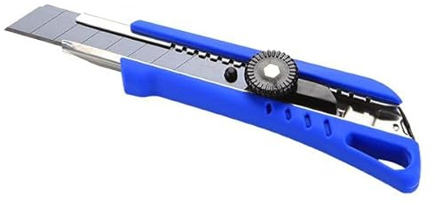 Cutter 18mm con fijación de cuchilla SK2H, ideal para cortes precisos en papelería y trabajos de manualidades.