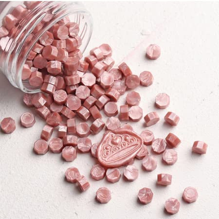 Uraltes Siegelwachs-Siegelmaterial, Perlglanzfarbe, Feuerfarbe, Siegelwachs, Körnung, Stempel, Perle, Einladung, Umschlag, Versiegelung, Retro-Handwerk, Roségold