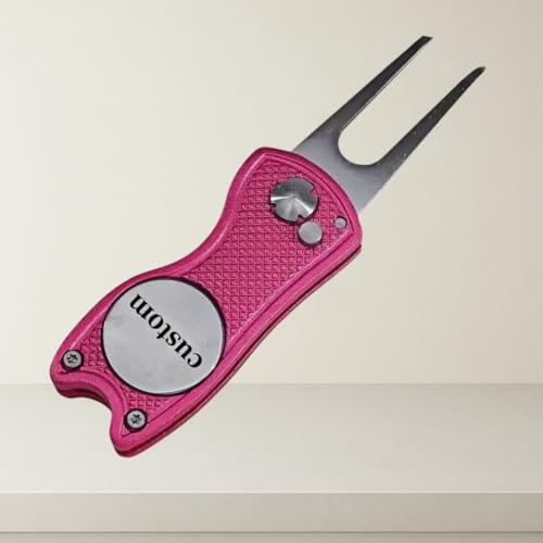 Pitchgabel Golf personalisiert mit Name | Divot Tool mit Ballmarker (Metall) | Pitchmarken Reparierer fürs Grün | kompaktes Golf Zubehör | Geschenk für Golfer