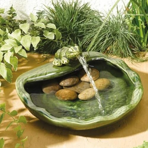 Garden Mile Frog Solar Water Feature - Solar Powered Water Fountain Outdoor Garden - Resin Recycling Water Feature with Panel - Garden Ornament for Patio, Pond & Lawn Décor - Solar Water Fountain