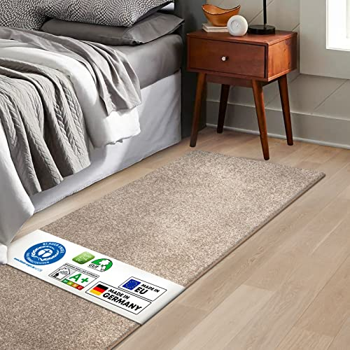 KARAT Bettvorleger Lyon - edle Velours Bettumrandung - Teppich Läufer für Schlafzimmer Wohnzimmer - Flauschiger Teppichläufer (67 x 160 cm, Beige)