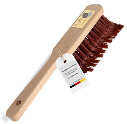 Fritze® Krallenhandfeger für Linkshänder – Handfeger aus Holz mit abgewinkelten Borsten – gründlich auf Teppichen & Rauen Flächen – Haus & Garten – Made in Germany