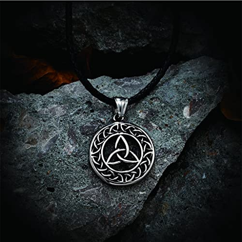 WYPAN Herren Trinity Knot Anhänger Halskette, Edelstahl Graviert Rune Print Keltischer Knoten Runder Anhänger, Vintage Nordic Viking Schmuck,Steel Leather,24inches