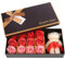 12 Rosa de Jabon Flor + Bonito Felpa Oso, Caja de Regalo de Flor de jabón de Rosa Artificial, romántico pétalo de Rosa Falsa para día de San Valentín,Aniversario, cumpleaños (Rojo)