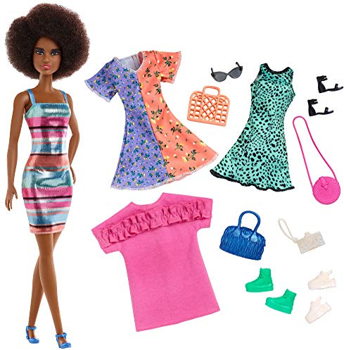 Barbie Fashion Bambola Afroamericana con 4 Outfit, Giocattolo per Bambini 3+ Anni, GHT32