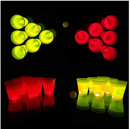Power Lightz Beer Pong Set - 14-teilig mit zwei Ping Pong Bällen und zwölf Glow-in-The-Dark/Knicklicht-Bechern/Cups in rot und gelb leuchtend - tolles Party-Gadget für Silvester oder Geburtstag