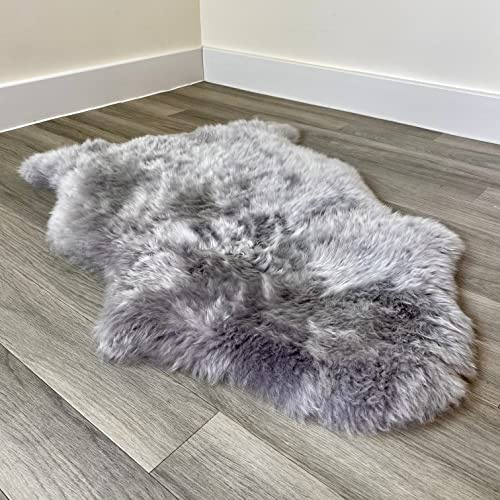 Grand tapis en peau de mouton colorée - Très épais - Gris clair - 95 x 60 cm