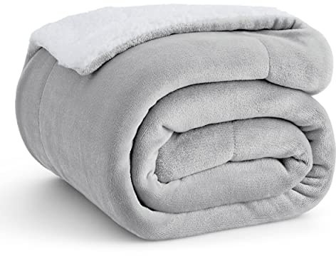 Bedsure Manta Cama - Manta Cama Polar Reversible de Franela y Sherpa, Manta Sofa Grande Gruesa 220x240 cm de Microfibra Suave y Borreguito, Gris Claro