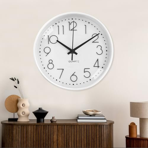 Gentpovth 20cm Horloge Murale Mute Silencieuse, Conception Simple, Aiguilles Noires faciles à Lire et Base Blanche, avec Panneau en Verre Transparent, pour Chambre, Cuisine, Bureau, école