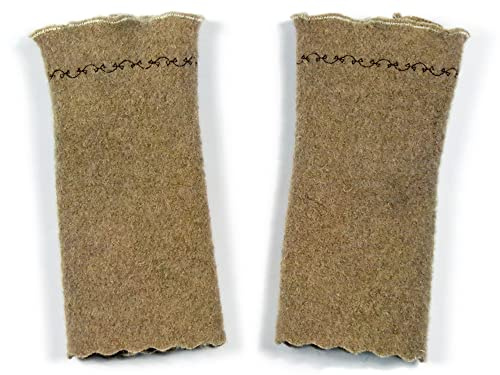 Armstulpen/Pulswärmer: Walkloden (Walkwolle, Kochwolle) in Beige-Farbe; Zierstich
