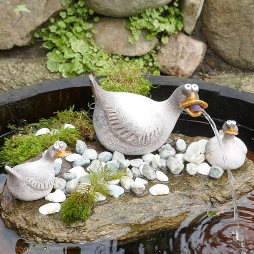 Wasserspeier Ente mit 2 Kindern - mit Pumpe - Keramikfigur, für Miniteiche und Gartenbrunnen - Gartendeko