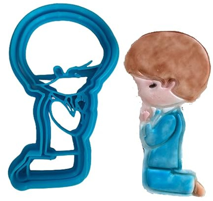 Prima Comunione - Cresima - Bambino in Preghiera - Cookies Cutter - Formina - Stampo per decorazioni Pasta di Zucchero - 9cm x 5cm x 1,2cm