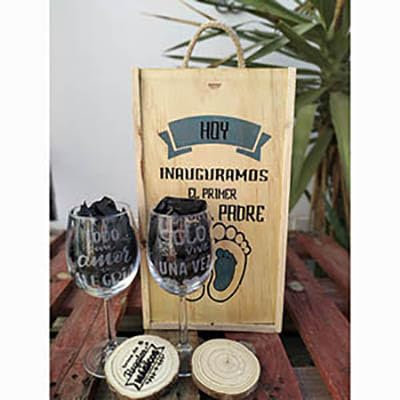 Fábrica de Regalos Mágicos | caja doble para día del padre con posibilidad de personalziar con una o dos copas de vino personalizadas con frase y nombre