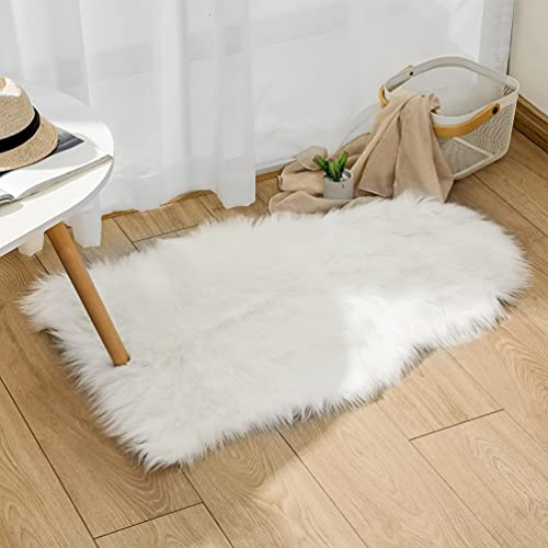 JXLOULAN Faux Lammfell Schaffell Flauschig Teppich 50 x 80 cm Nachahmung Wolle fellteppich Weiche Longhair Fell Bettvorleger Sofa Matte (Weiß)