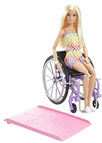 Barbie Fashionista-Puppe, Rollstuhl mit blonden Haaren und Regenbogen-Jumpsuit, Rollstuhl und Rampe, Puppe inklusive, Geschenk für Kinder, Spielzeug ab 3 Jahre,HJT13