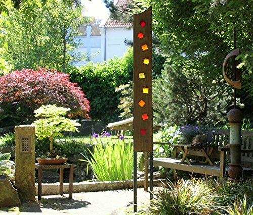Gartenskulptur aus Holz und Glas. Gartendekoration als Unikate handgefertigt und wetterfest
