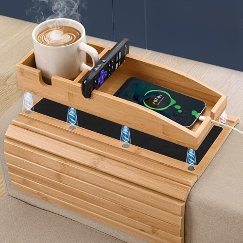 Colexy Bambus Sofa Armlehne Tablett – Magnetisch Abnehmbarer Couch Tablett mit Getränkehalter & Handyablage | Rutschfester Filzbasis | Faltbares Sofa Arm Tray für Snacks, Fernbedienung & Mobiles