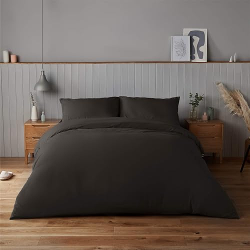 Silentnight Supersoft Duvet Set - Cosy & Comfortable Delicate Touch - Luxurious Easy Care Microfibre with Button Fastening - Stylish & Modern Duvet Quilt Cover + Pillowcase Bed Set, Black, Double