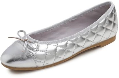 FEVERSOLE Dam fluga mode klänning slip-on skor rund tå balett platt, Silver quiltad tåhätta, 40.5 EU