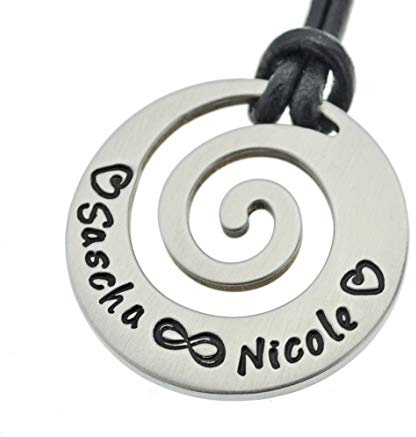 Anhänger mit Gravur Spiralanhänger mit Namen und Lederkette. Familienkette für Männer und Frauen.