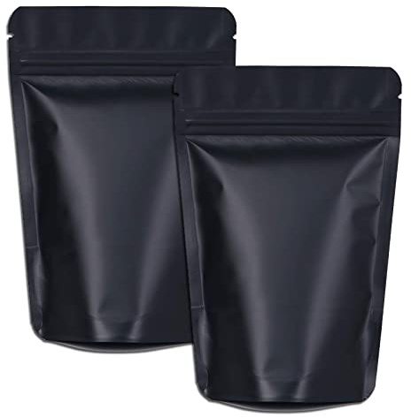 XFXIA 100-pack mylar-påsar luktsäker folie ziplock återförslutningsbara stående förpackningspåsar för matförvaring, godis, kaka, badsalt (12 x 20 cm, svart)