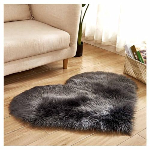 SHTGOI Fellteppich Herzförmig Flauschiger Teppich Weicher Zottelteppich Lammfell Schaffell Teppich Kunstfell Stuhlkissen Tannenbaum Matte für Wohnzimmer Sofa Schlafzimmer Boden 70 * 90cm Dunkelgrau
