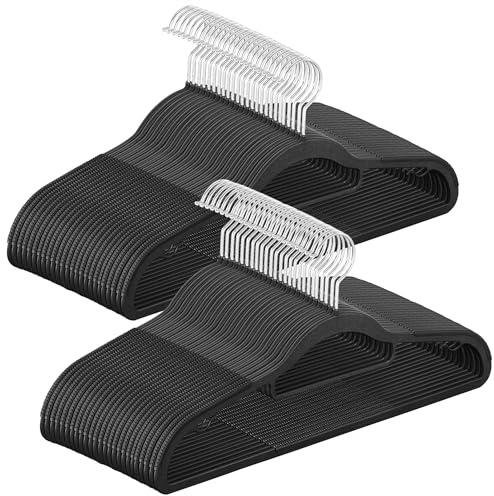 SONGMICS Juego de 50 Perchas, Perchas de Plástico, Antideslizantes, Ahorra Espacio, 0,5 cm de Grosor, 42 cm de Largo, Gancho Plata Giratorio de 360°, Negro CRP020B05 | Breanna CRP020B05, antideslizante, ahorra espacio, grosor 0,5 cm, ancho 42 cm, gancho giratorio 360° plateado,