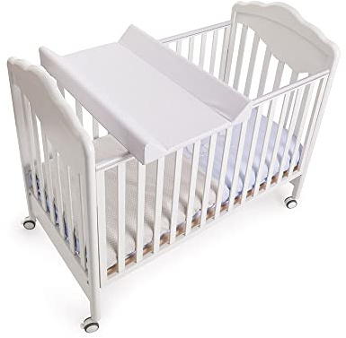 Cambiador rígido de PVC color blanco con dos laterales contenitivos