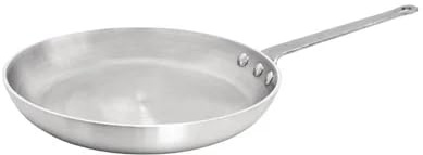 Vogue Aluminium Fry Pan - 280mm 11 | Built for intensive commercial catering environments to ensure rapid, highly even heat distribution during busy services.
