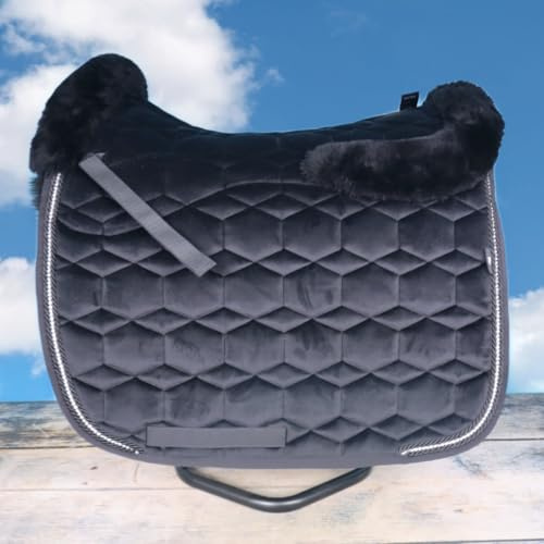 EPONA Mattes Lammfell Schabracke Dressur mit Strass - Schwarz/Glanz/Größe L