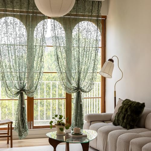 TUDECO Dunkelgrüne Vorhänge, 244 cm lang, antike bestickte Spitze, durchscheinende Vorhänge für Wohnzimmer, Bauernhaus, Sommer, Blumenwald, Rüschenvorhänge, Stangentasche, 2 Stoffbahnen, 2,4 m, 150 x | Shabby Chic, gerüschte Kanten, Wohn- und Esszimmer-Dekor, Stangentasche, Lichtfilterung, halbsicher, bodenlang