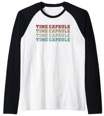 Superbe tenue composée de capsules temporelles Love History Manche Raglan