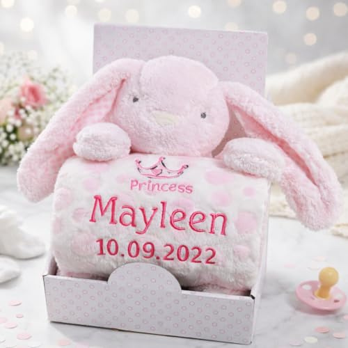 BotoBaby Babydecke mit Namen & Geburtsdatum Bestickt Plüschtier Hase – Personalisiertes Geschenk zur Geburt, Taufe, Ostern, Baby-Shower, Kuscheldecke 75x100 cm, weich & sicher (Rosa - Hase)