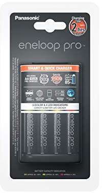 Panasonic eneloop pro, chargeur rapide intelligent, pour 1 à 4 piles Ni-MH AA/AAA, avec voyant LED et surveillance par emplacement, incl. 4 eneloop pro, AA Mignon, min. 2500 mAh, 500 cycles de charge