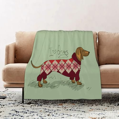 EOMKSE Kuscheldecke Flauschig Decke - weiche warme Fleecedecke 100x130cm als Decke Sofa, mit Dackel Hund in gestrickter Kleidung gekleidet,Wohndecke oder Couchdecke überwurf