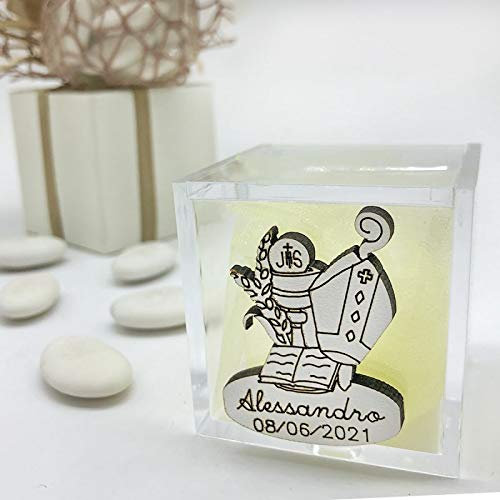 Lot de 20 boîtes en plexiglas porte-dragées avec application en bois en forme de mitre et bâton, calice et hostie, idées communion et confirmation (sans personnalisation - avec dragées mixtes).
