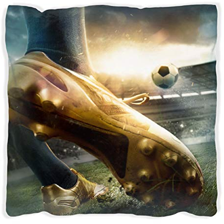 Wallario Dekokissen 40 x 40 cm, Fußball Goldschuh auf dem Feld, beidseitig Bedruckt, Kuschelkissen mit weicher Plüsch-Oberfläche