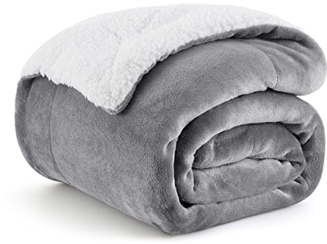 Bedsure Sherpa Fleece Throw Blanket - Fluffy Microfiber Solid Blankets for Bed and Couch Double/Twin Size, Silver Grey, 150x200cm