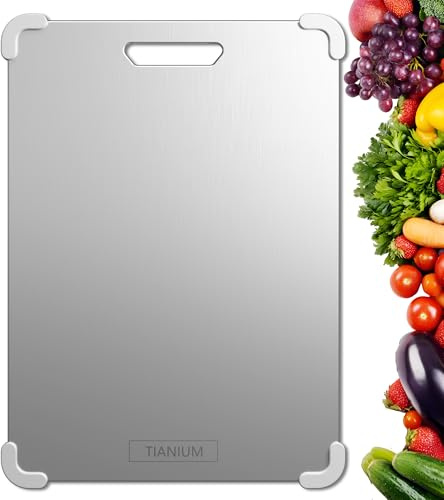 Planche à Découper 100% Titane pur Qualité Alimentaire, Surface non Poreuse Hygiénique sans Microplastique, Lavable en Lave-vaisselle pour Viande Légumes Fruits Cuisine Camping 29x20x0.2cm, 540g