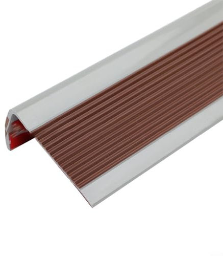 Nosing per scale in gomma ad alta adesione per una migliore presa e un semplice processo di installazione (marrone)