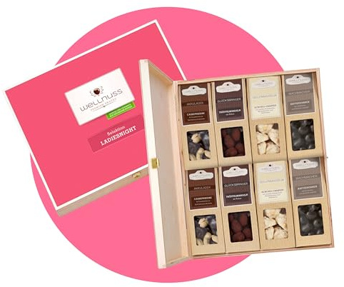 WELLNUSS „Ladiesnight“ – 8 Nussmischungen mit Schokolade (8 x 60g) | Feinkost Geschenkset für Frauen: 8 edle Nuss-Schoko-Mischungen in Birkenholzbox. Perfekt zum Geburtstag oder Muttertag