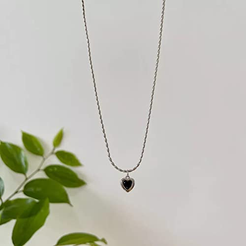 Halskette Anhänger Halskette mit schwarzem Herzanhänger für Frauen olivgrüne Perlenkette feiner minimalistischer Schmuck Geburtstag Hochzeit Weihnachts Geschenke für Frauen