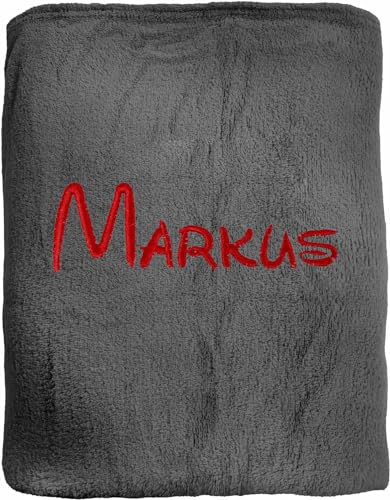 KDO MAGIC - Personalisierte Decke - Gestickter Vorname - Fleecedecke Bestickt - 125x130 cm - Geschenkidee für den Muttertag, Weihnachten (Anthrazit) | Geschenkidee | Fleecedecke | Personalisieren | viele Farben | Geburtstag | Weihnachten | Muttertag | Mama | Oma