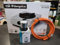 Hornillo de Gas Portátil FO 1600, Triple Corona, Encendido Piezoeléctrico, Blanco, con Regulador y Manguera de 1,5 m